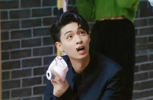 娱乐大爆料秦霄贤是谁,揭秘秦霄贤的星光之路  第2张